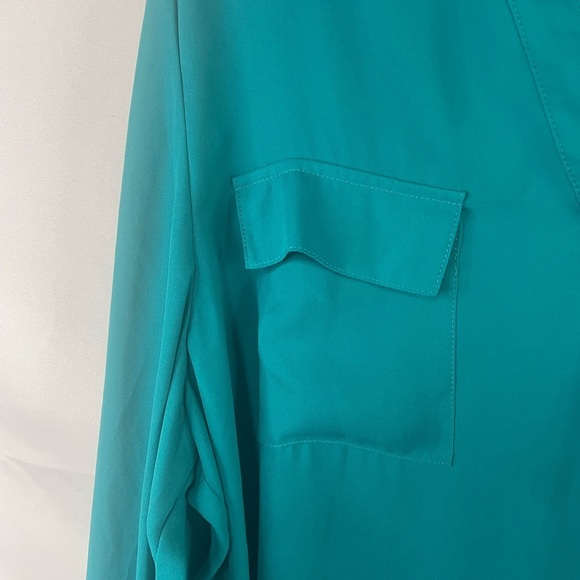 Chicos size 2 Teal blouse, light weight and sheer with flat pockets. - Picture 3 of 3